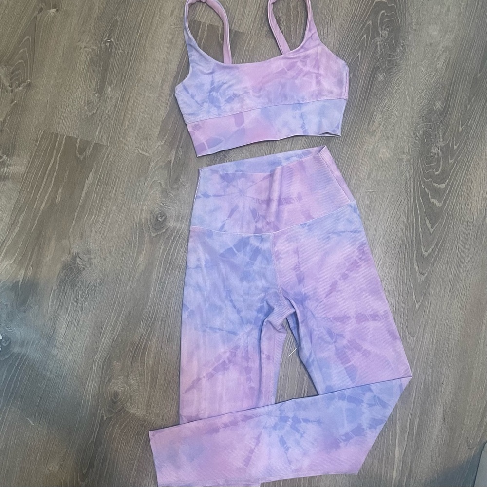 Beach riot crystal tie dye Leah top & Ayla leggings size small